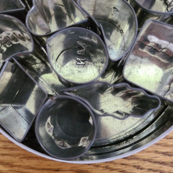 Vintage Party Prep Canape and Hors D'oeuvre Aluminum Cutters Set Of 12 In Tin - Picture 6 of 11